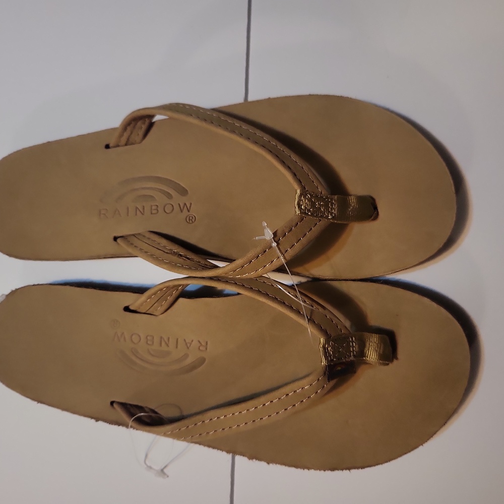 Brand new attack and without tag rainbow sandals woman's medium 6 and 1/2 7 1/2